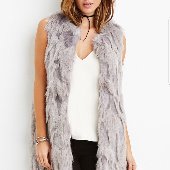 Forever 21 Jackets & Blazers - FOREVER 21 /Faux Fur Vest